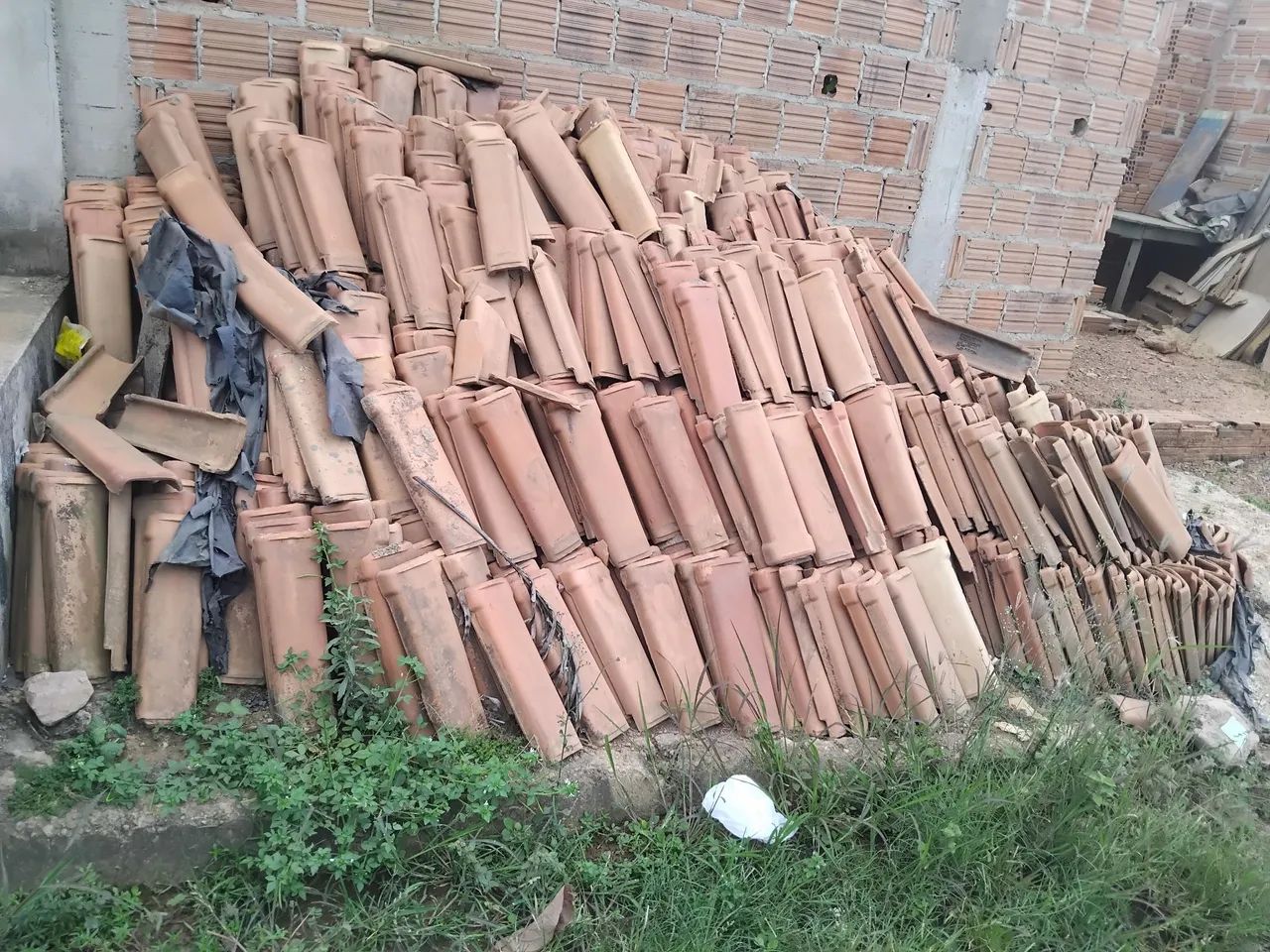 TELHAS DE BARRO USADAS À VENDA