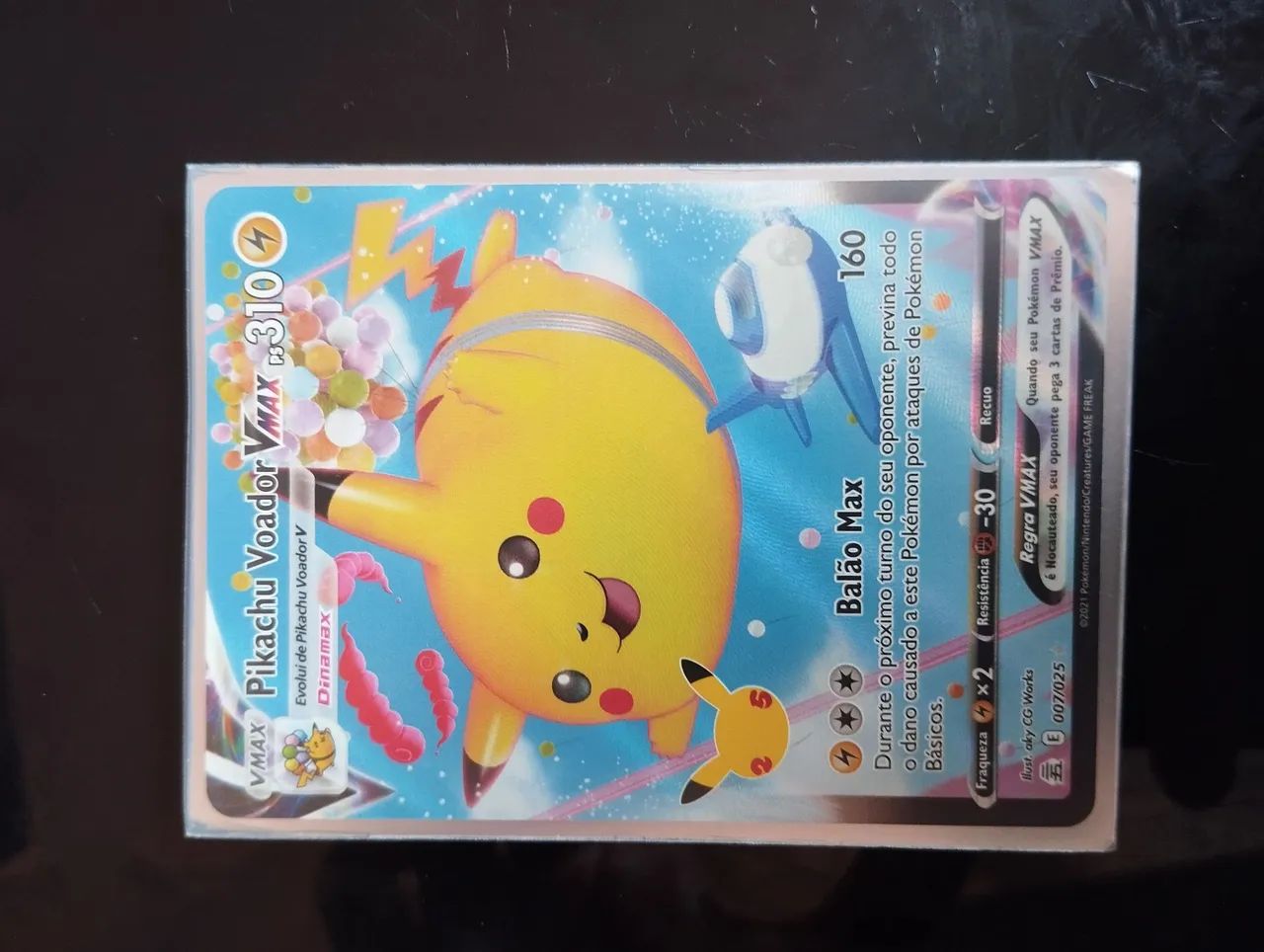 Pikachu Voador Vmax Coleção 25 anos