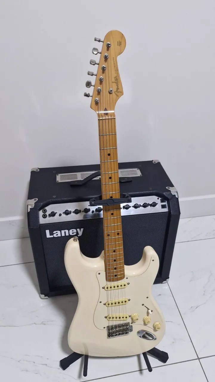 Fender Stratocaster Crafted in Japan 