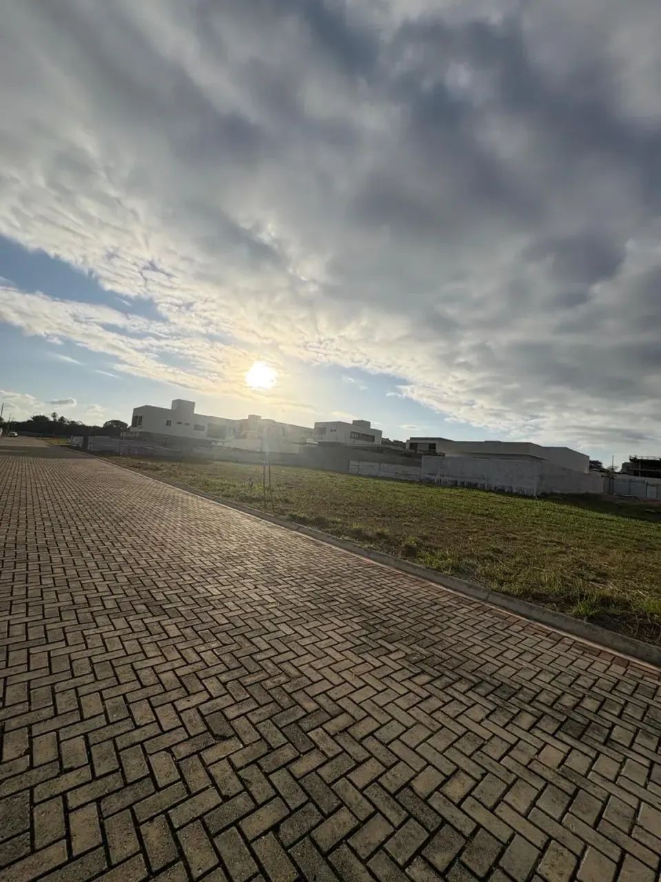EDF TERRENO NO YBY NATUREZA 390m2