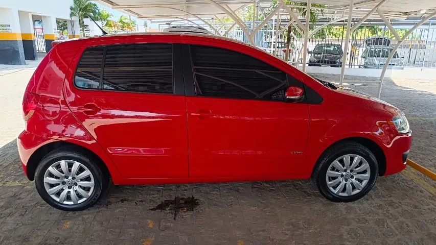 Volkswagen Fox 1.0 MI Total Flex 8V 5P 2014 - Foto 3