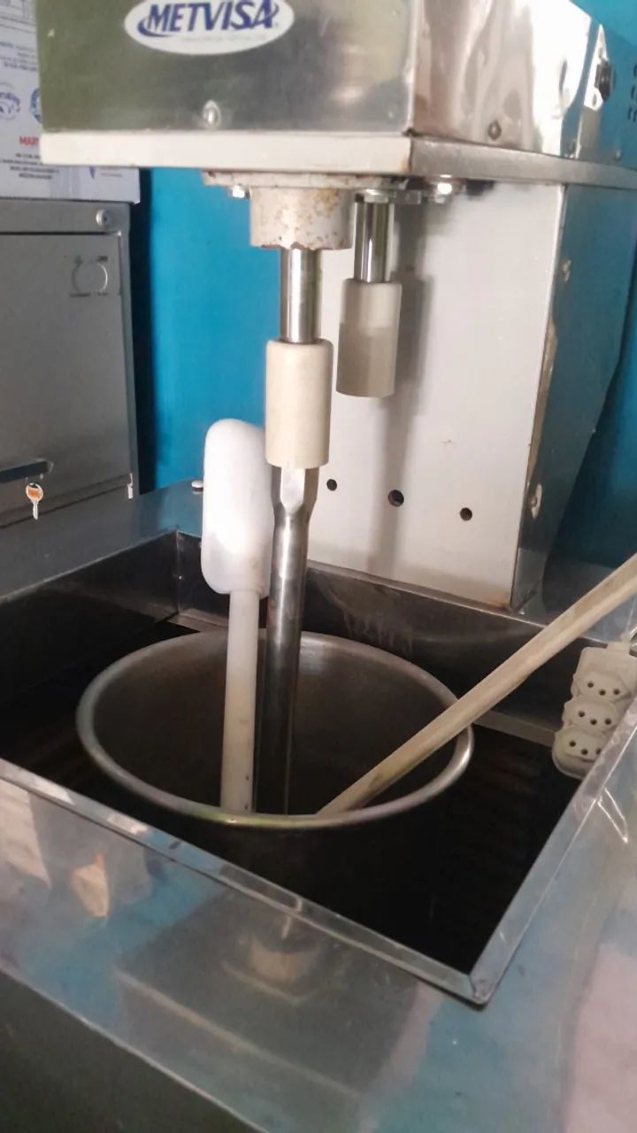 Vendo máquina industrial sorvetes e picoles  - Foto 3