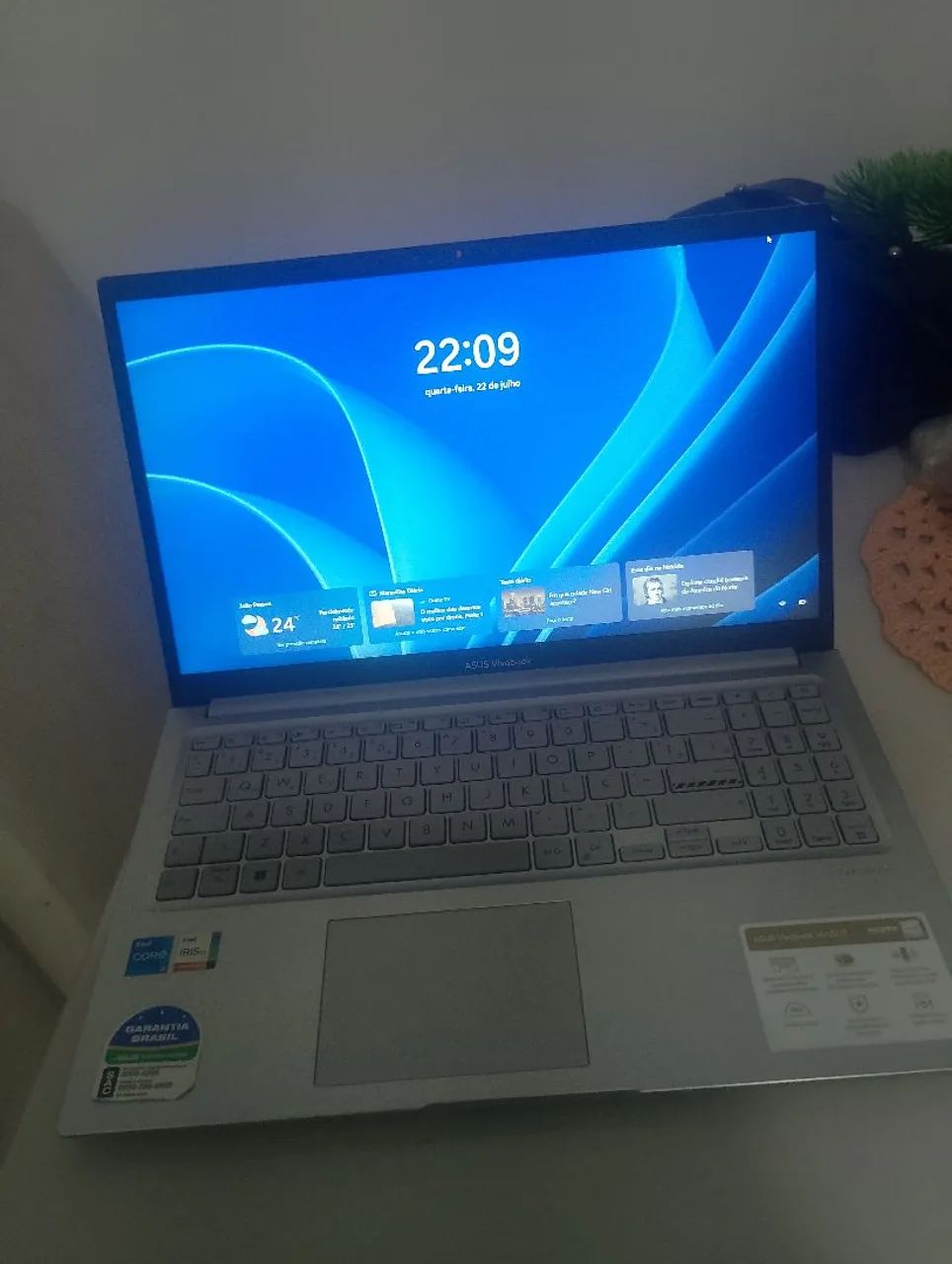 Vendo notebook I5 Assus 11 meses de uso 