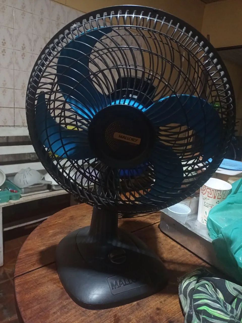 Ventilador mallory preto de mesa