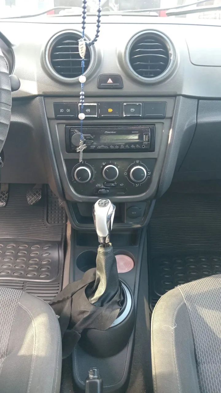 Volkswagen Voyage COMF/HIGHLI. 1.6 T.FLEX 8V 4P 2011