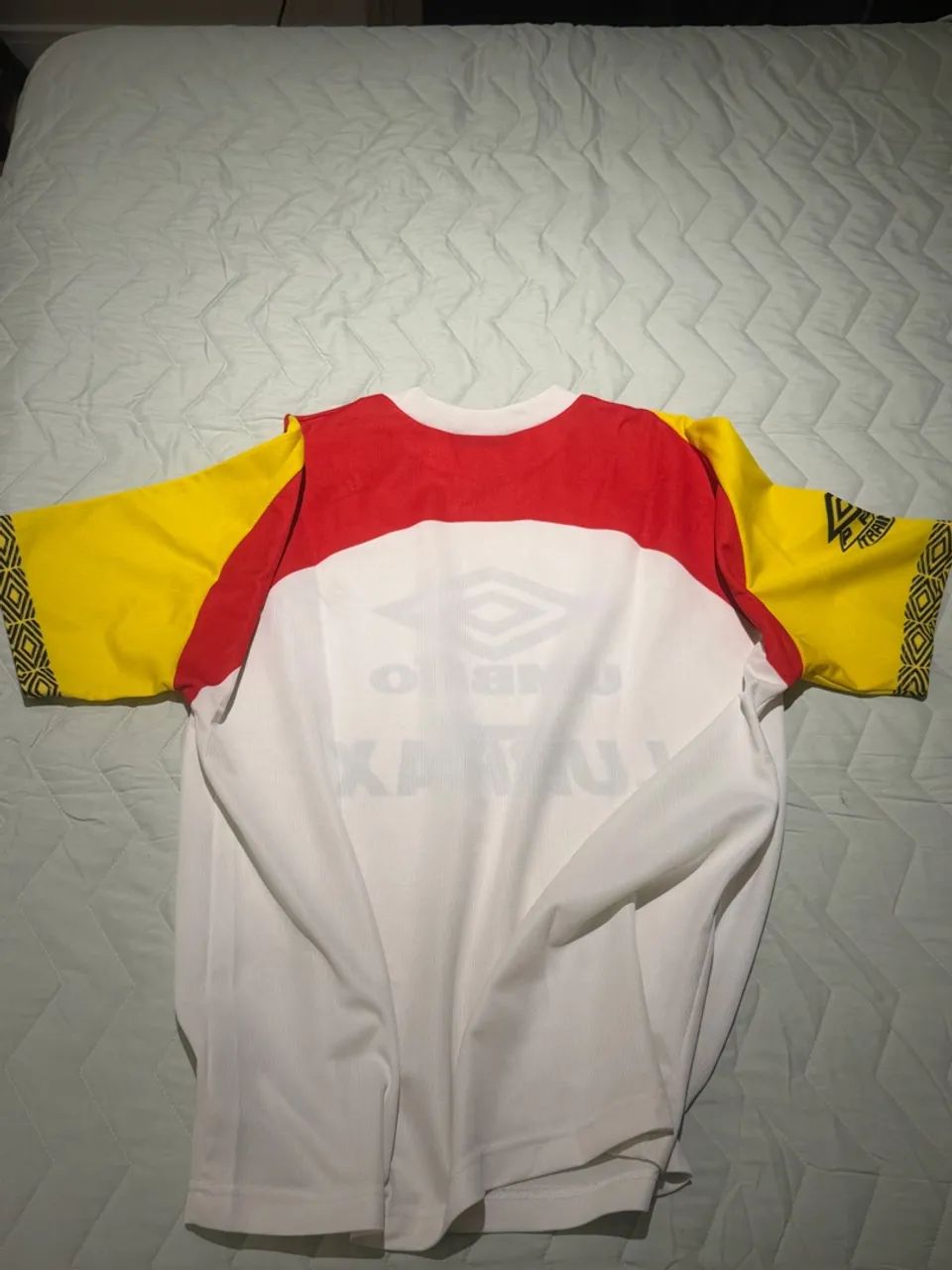 Camisa Flamengo Umbro Lubrax vintage ? branca, vermelha e amarela