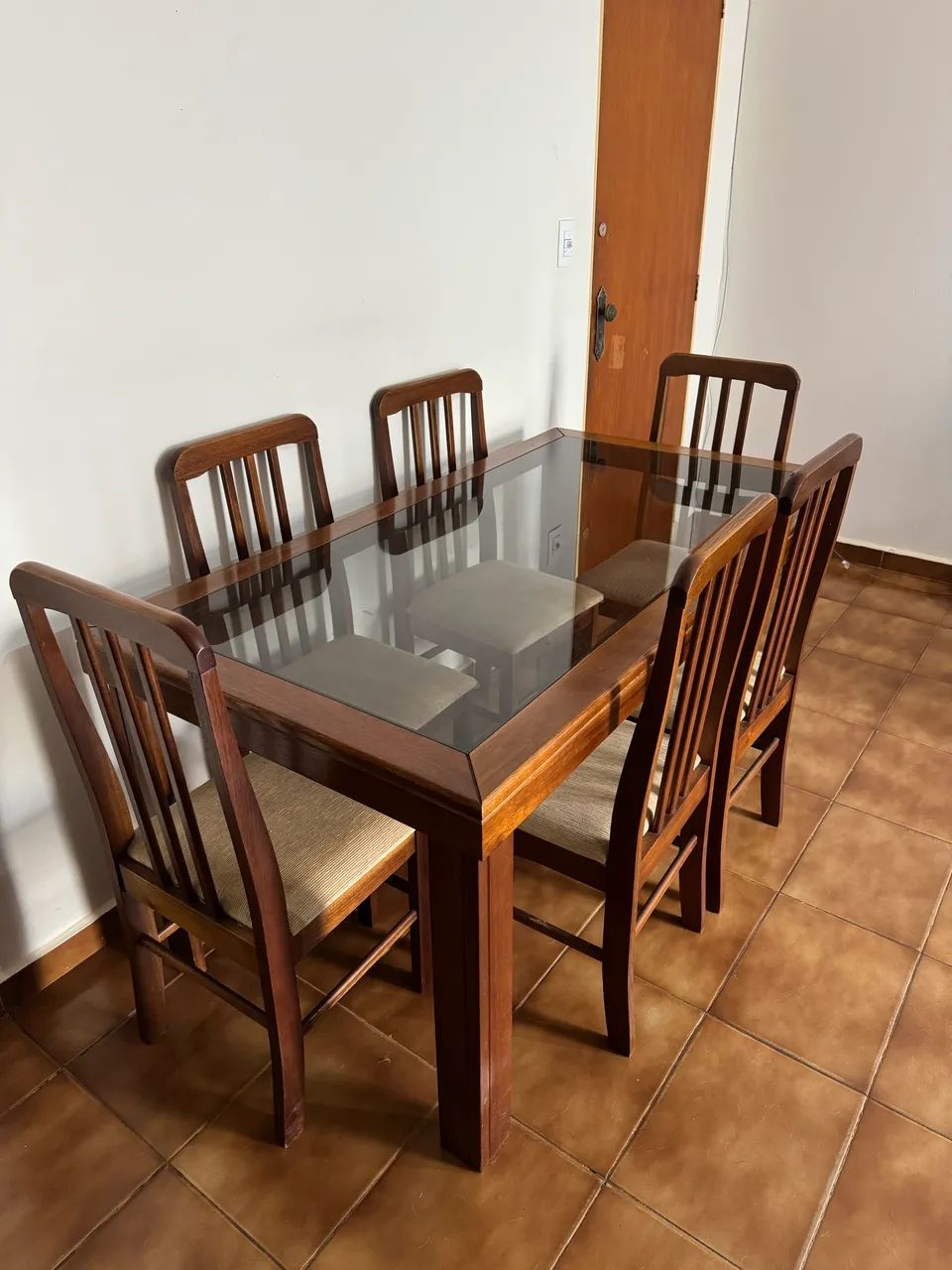 Mesa de jantar em cerejeira maciça