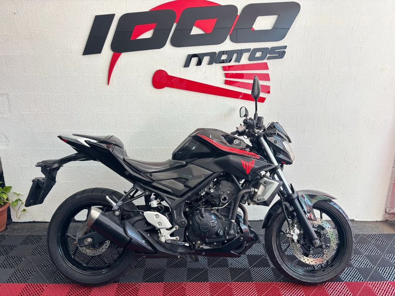 YAMAHA MT 03 