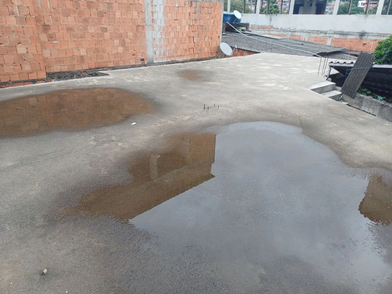 Vendo tereno com estrutura pra 3 laje. - Foto 2