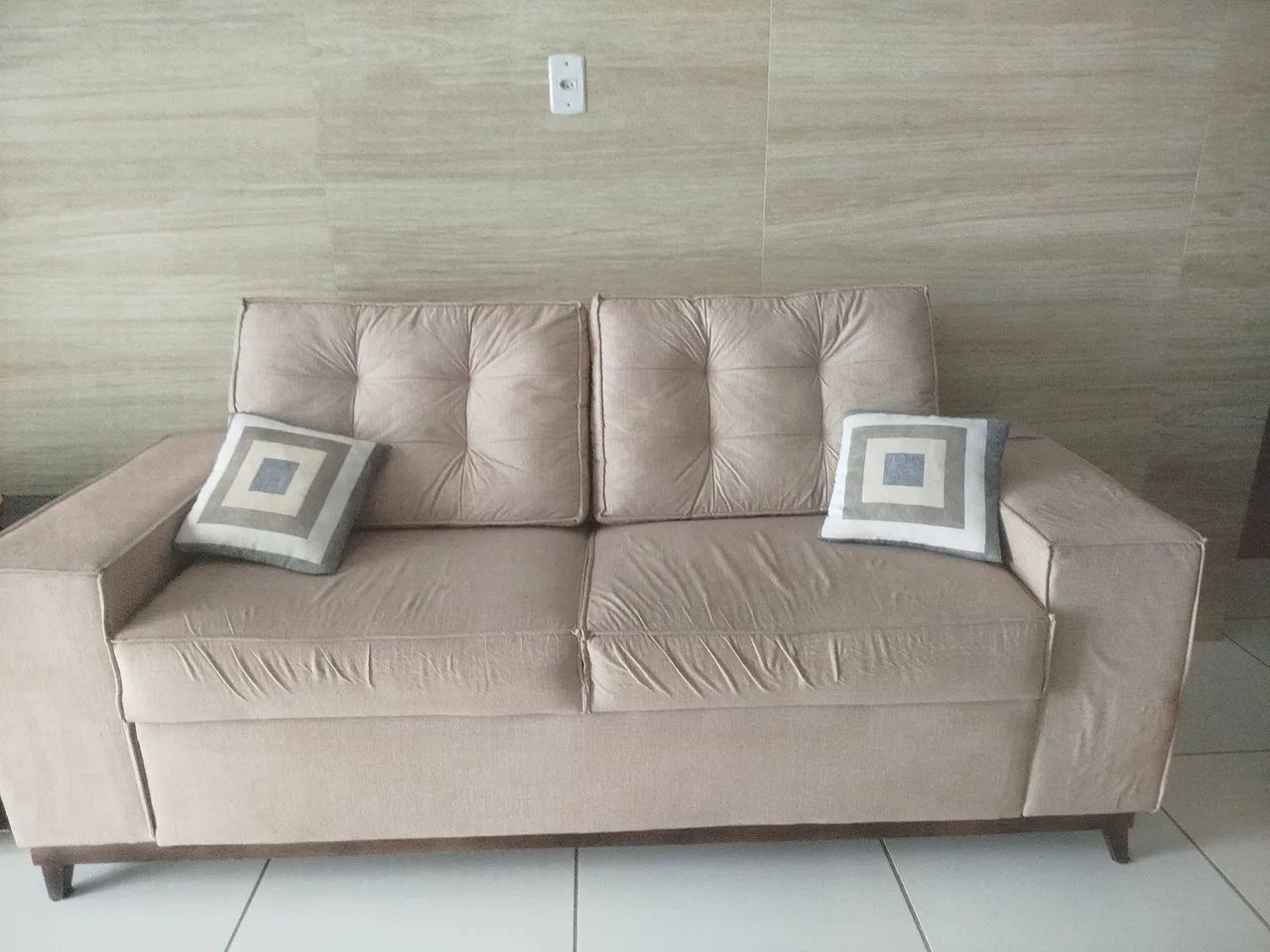 Conjunto de estofados de três e dois lugares