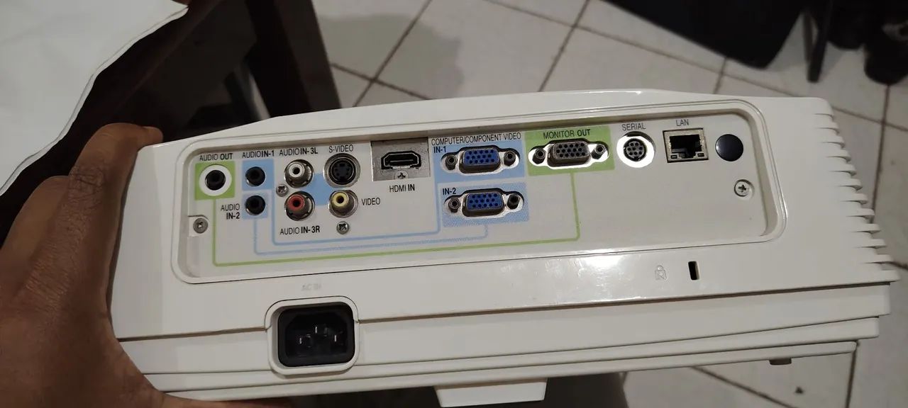 Projetor Mitsubishi 4500 ansi lummes + tela de 75 polegadas (em pleno uso)  - Foto 4