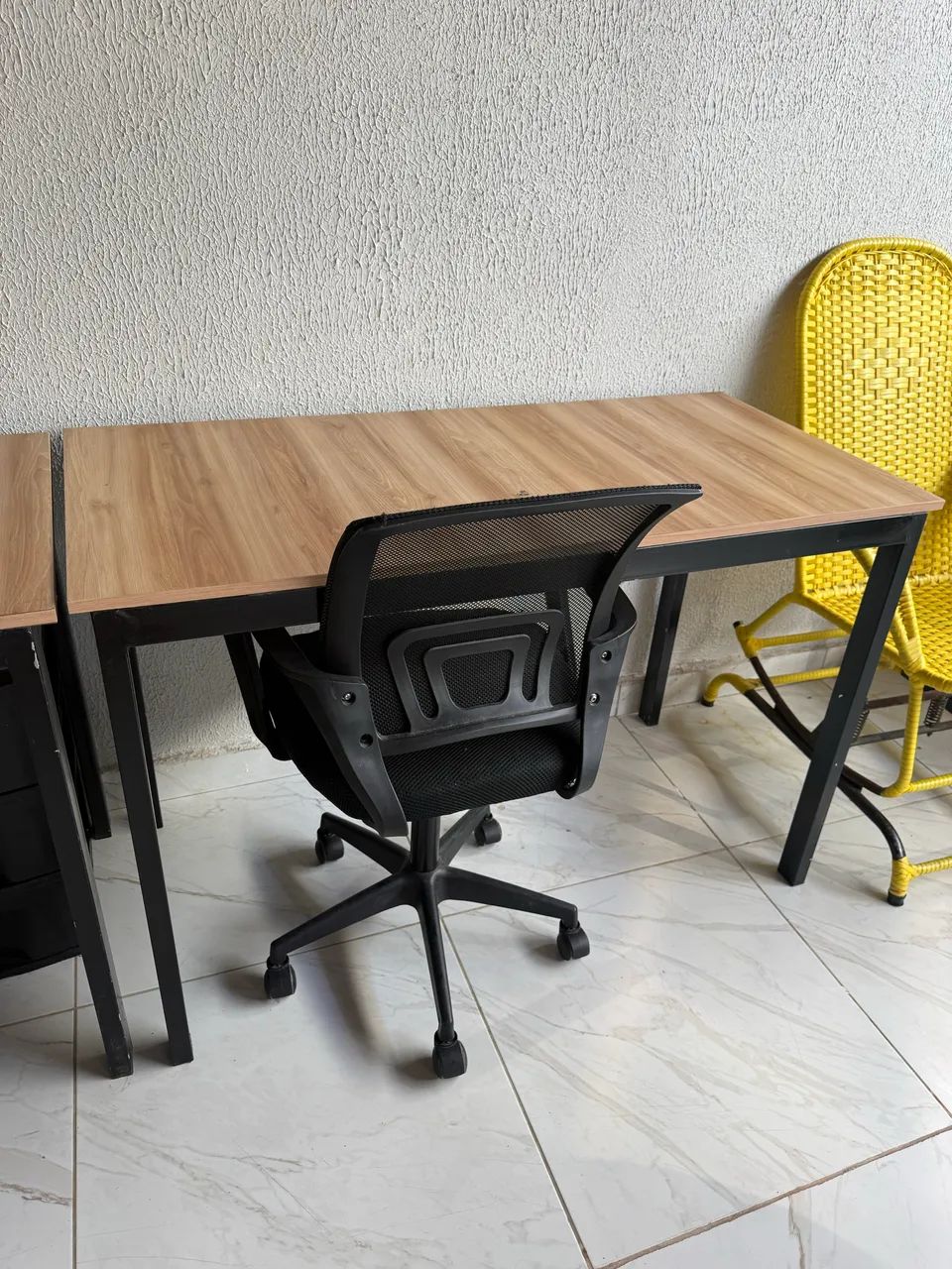 Mesa de escritório com cadeira - Foto 2
