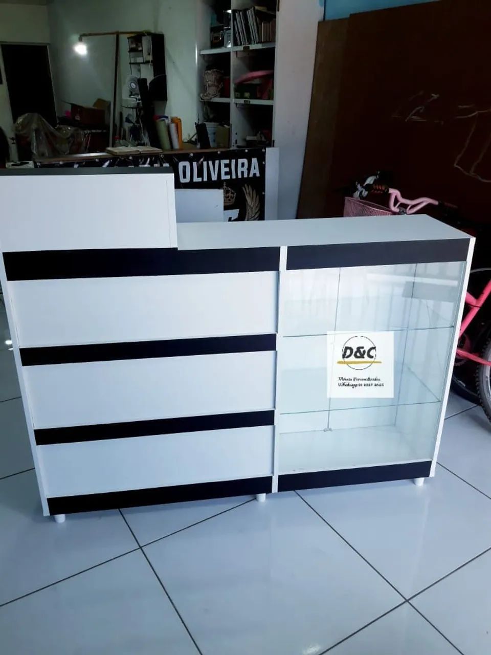 Balcão caixa com vitrine frontal com portas fabricamos diversos modelos e valores  - Foto 2