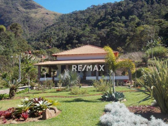 EXCELENTE FAZENDA NO MELHOR DO INTERIOR DE TERESÓPOLIS - DESFRUTE DAS BELEZAS DA SERRA!! - Foto 3