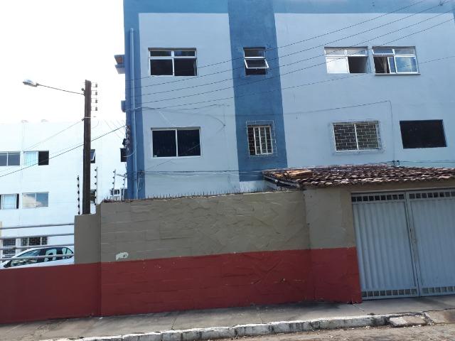 Apartamento térreo no bairro poço, com boa área externa, 2 quartos - Foto 2