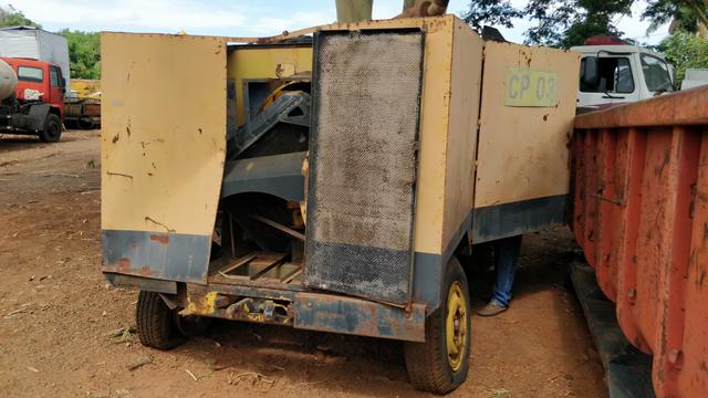 Compressor de Ar Parafuso Atlas copco motor scania 112 poço artesiano - Foto 3