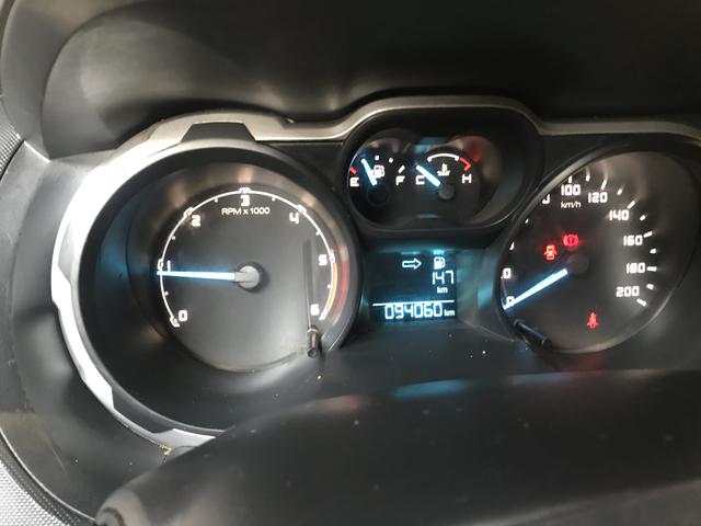 Vendo ou troco por caminhonete mais nova - Foto 2