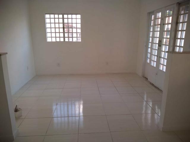 Ótima casa Itapuã rua pública - Foto 17