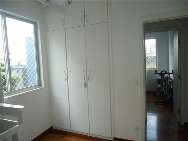 Ótimo Apartamento 3 quartos, prédio revestido, elevador,2 vagas - B.Buritis - Foto 11