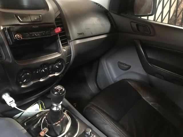 Vendo ou troco por caminhonete mais nova - Foto 3
