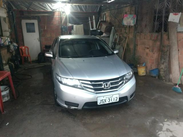 Vendo este carro honda city