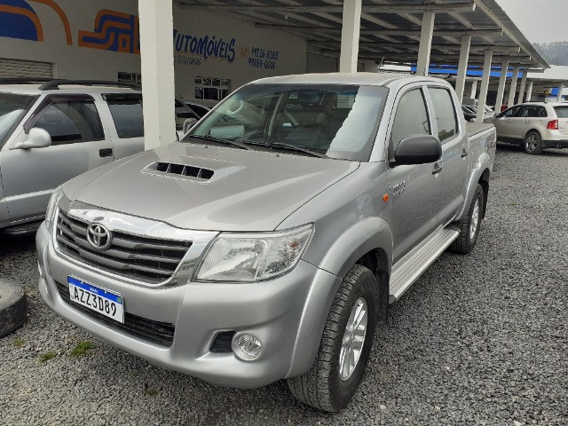 Hilux 3.0 4x4 Diesel Cambio Manual - 2015 - Aceita Troca