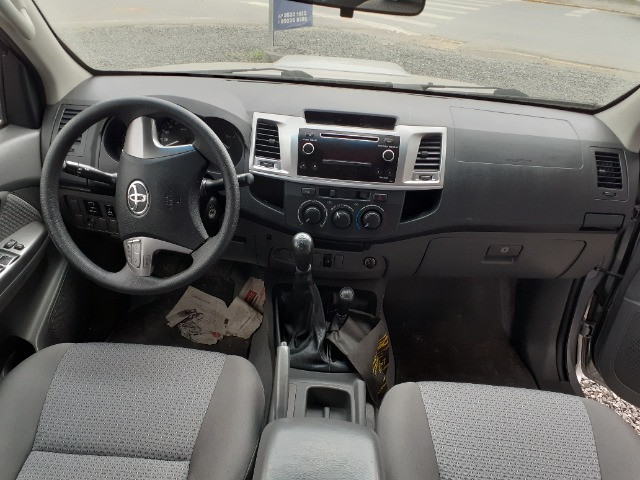 Hilux 3.0 4x4 Diesel Cambio Manual - 2015 - Aceita Troca - Foto 4