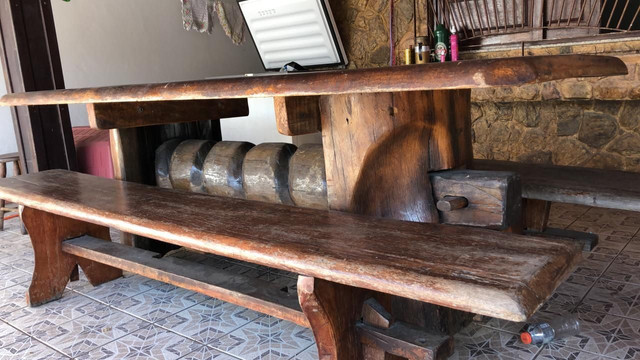 Vendo Mesa de madeira!! R$ 4.000 - Foto 2