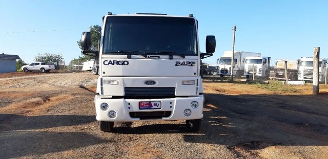 Ford Cargo 2428 com carroceria graneleiro truck  - Foto 2