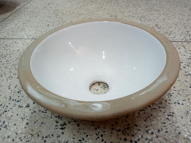 Cuba para banheiro redonda louça embutir 36cm - Foto 3