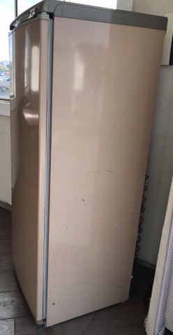 Refrigerador Eletrolux 270 litros - Foto 2