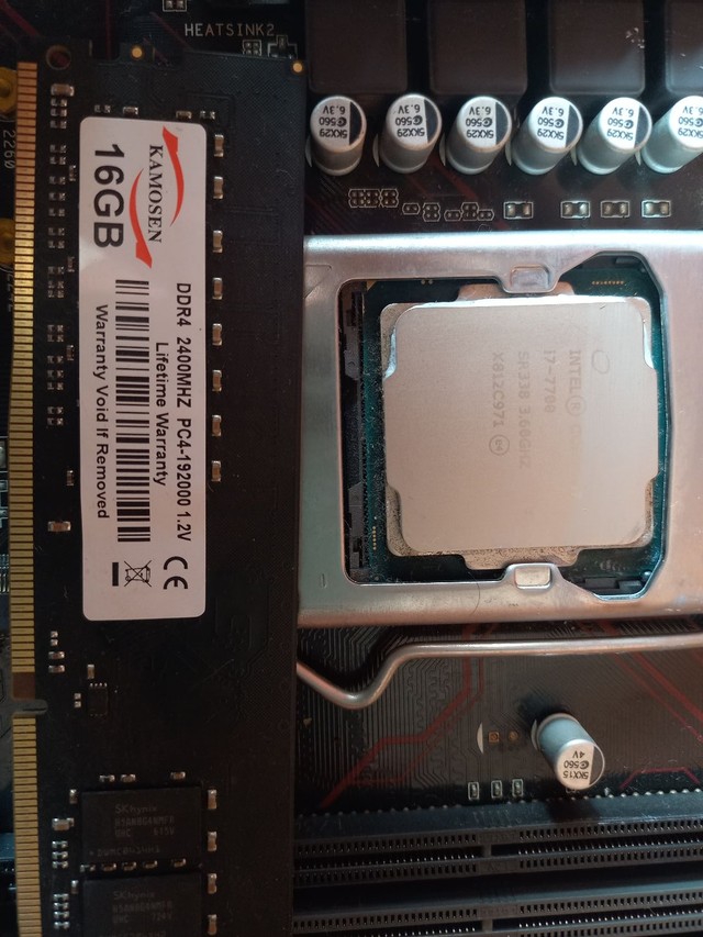 新品同様品/i7 7700同等XEON/16GB/SSD/office-