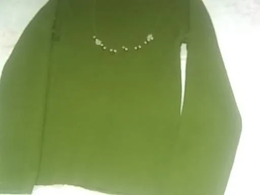 Várias blusinhas/ camisas femininas para adolescentes, jovens.