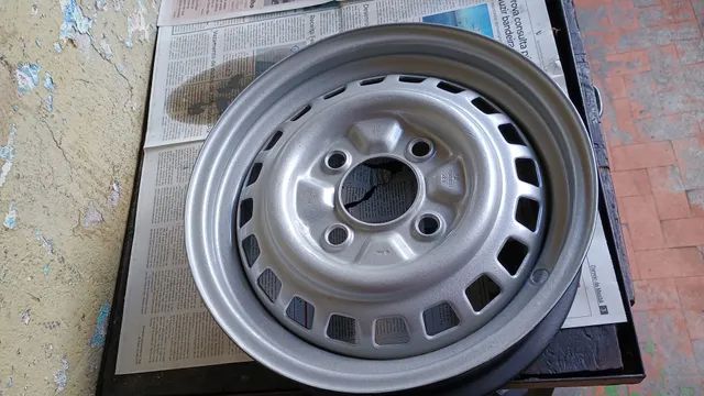 Roda 4 furos aro 15 original pro Fusca ano 86