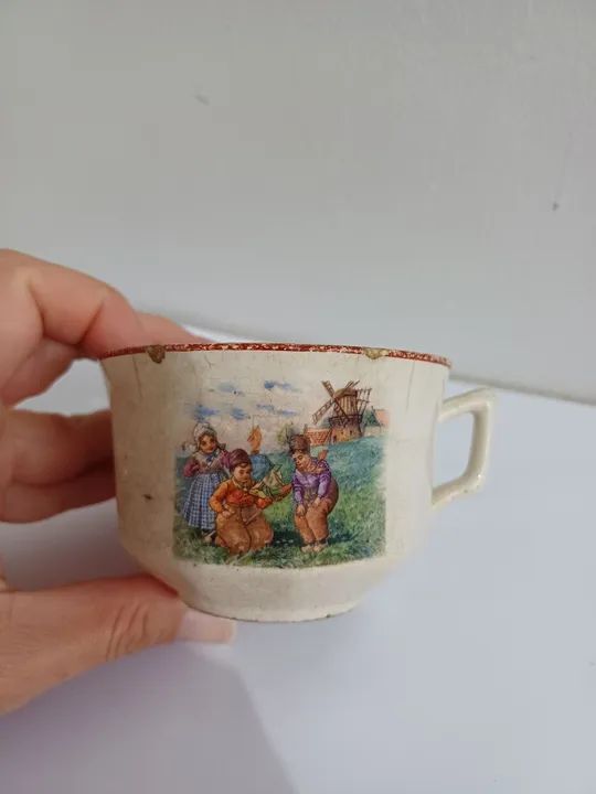 Xícara antiga de porcelana - Foto 3