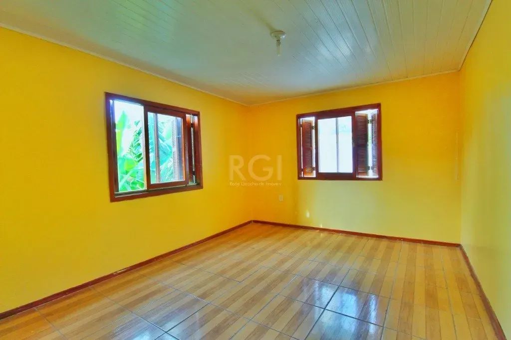Duas casas no mesmo pátio!Casa da frente com 2 dormitorios, sala ampla, cozinha ampla e ba - Foto 5