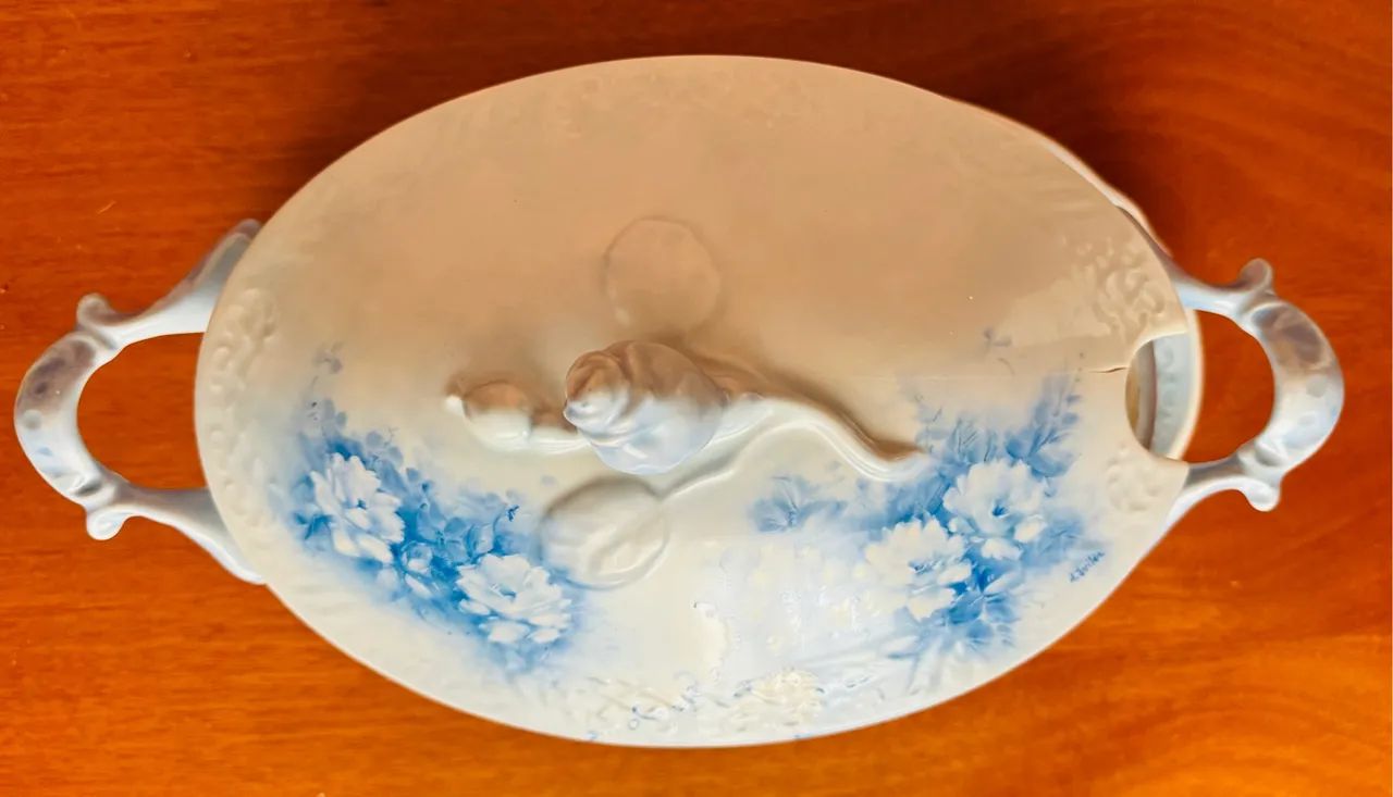 Belíssima e Imponente Sopeira e Travessa e Porcelana - Foto 4