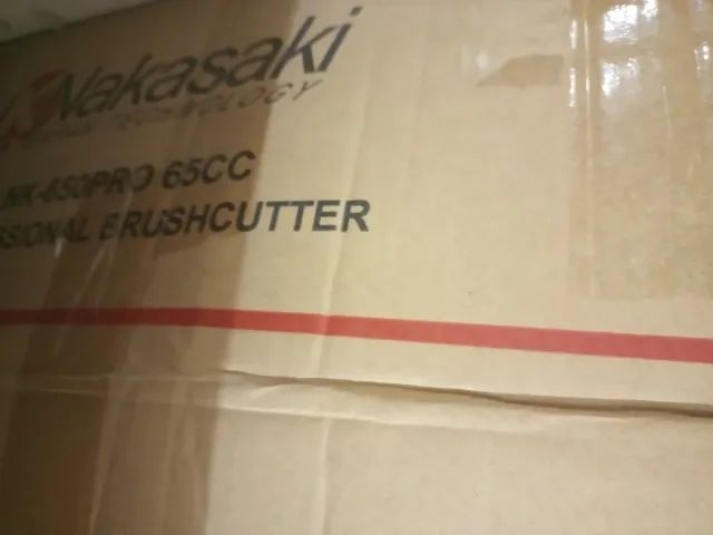 Vendo roçadeira nakasaki 65cc ,usada apenas 3 vezes