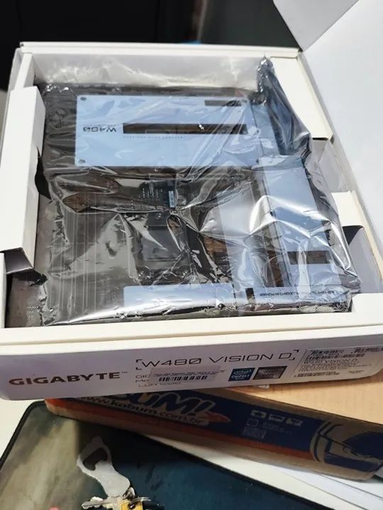 Placa Mãe W480 Vision da Gigabyte (Melhor que Z590 Vision) LGA 1200 - Hi-End Premiun Gamer - Foto 2