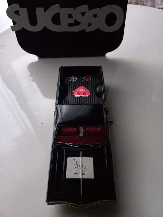 Carrinho de metal da maisto 1:25 1955 Chevrolet El Camino - Foto 4