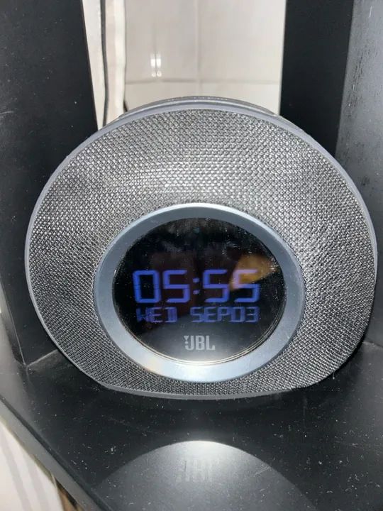 Monitor JBL com Relógio Despertador - Foto 2