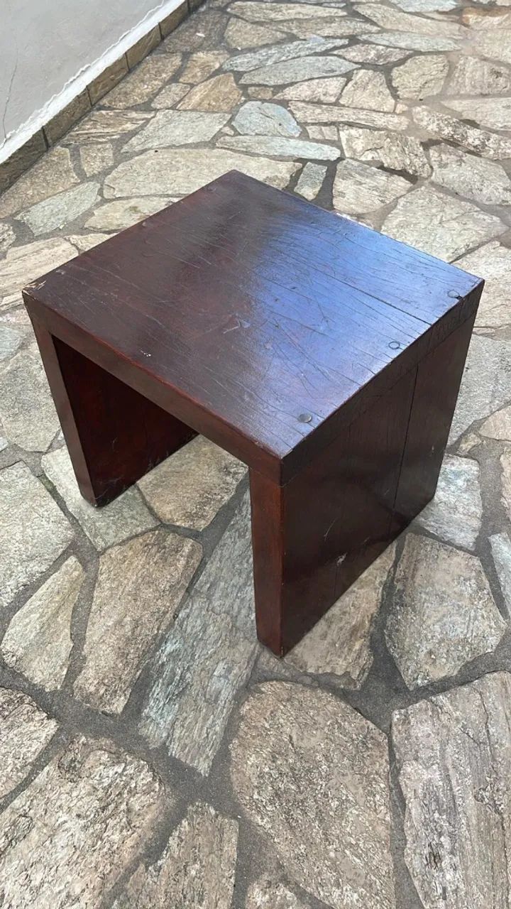 Banquinho / Mesinha de Madeira Maciça - Rústico e Resistente