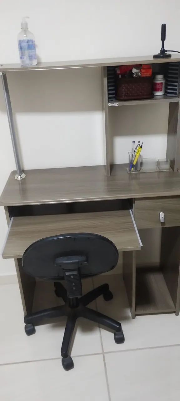 Mesa para computador em excelente estado  - Foto 2