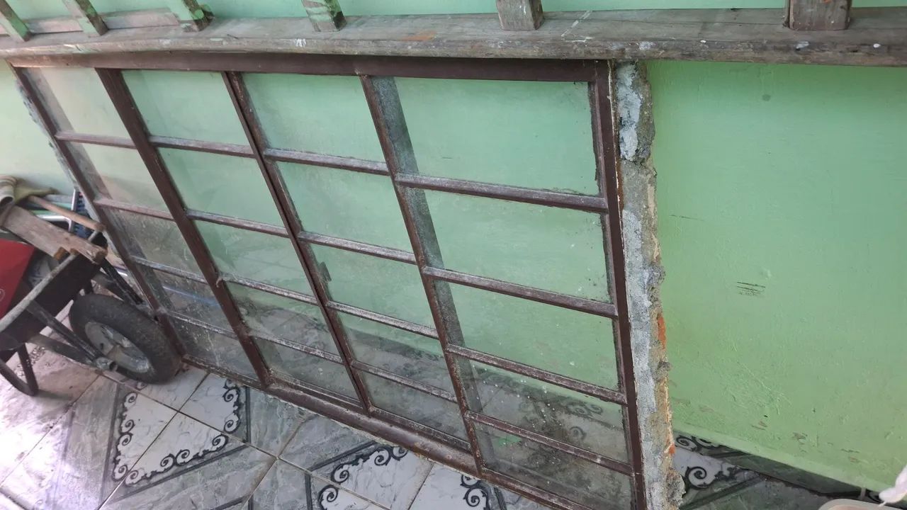 Janela de Vidro com Armação de Metal - Foto 3