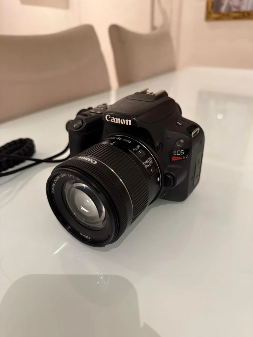 Canon EOS SL2 + Lente 18-55