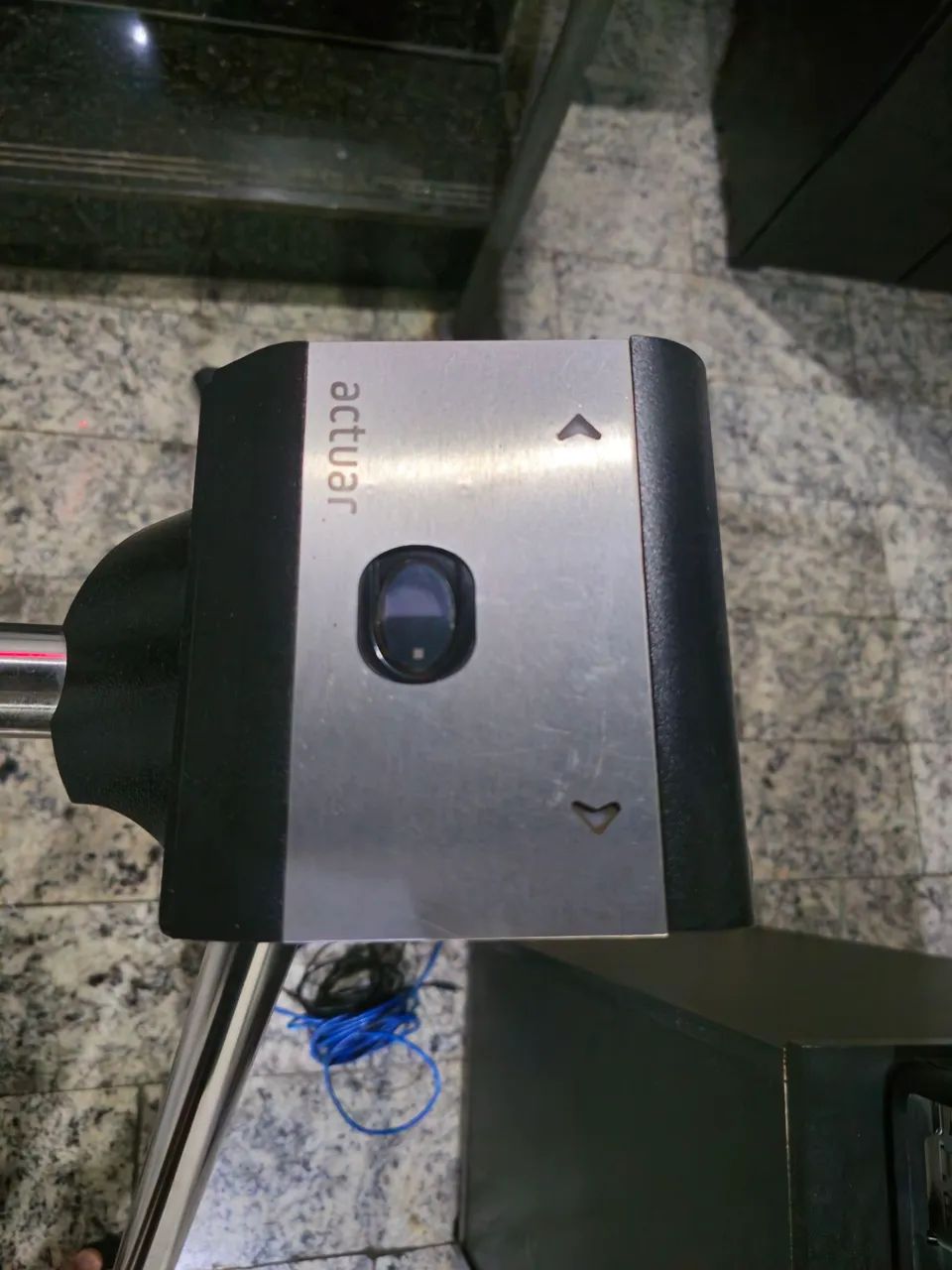 Vendo Catraca com biometria para academia/studio/box - Foto 2