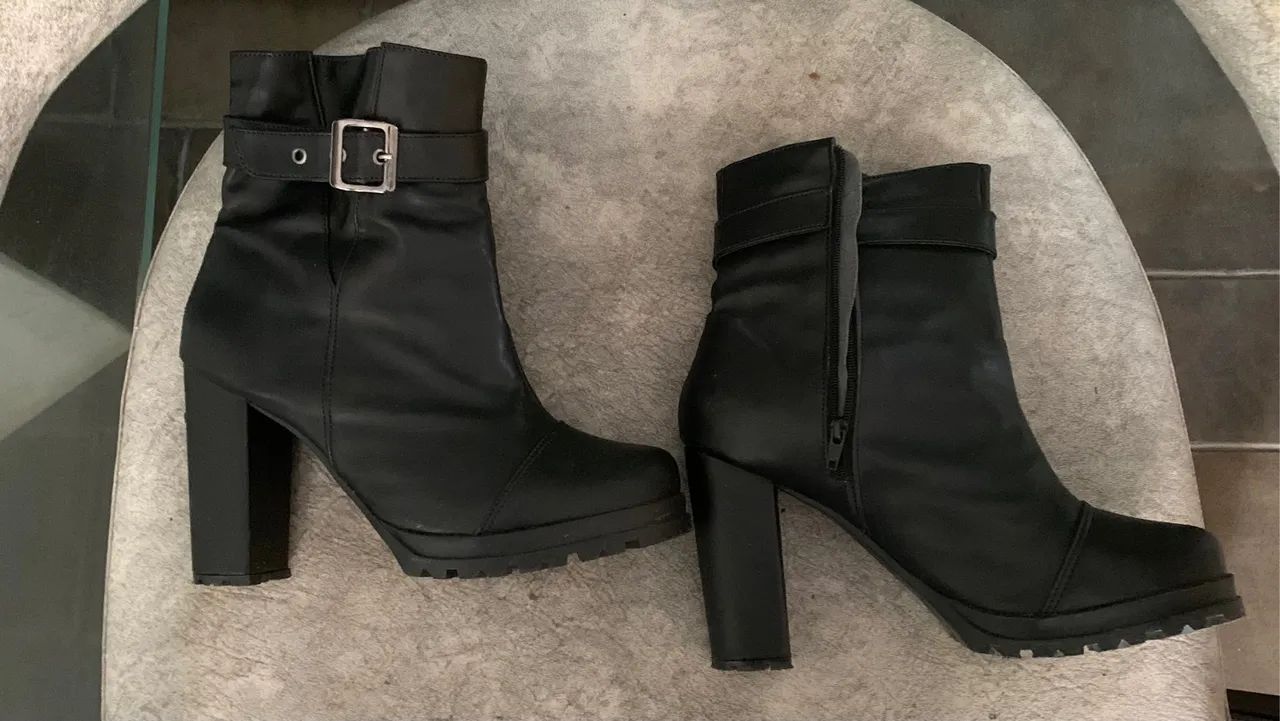 Botas Femininas Salto Bloco - Elegância e Estilo! - Foto 3