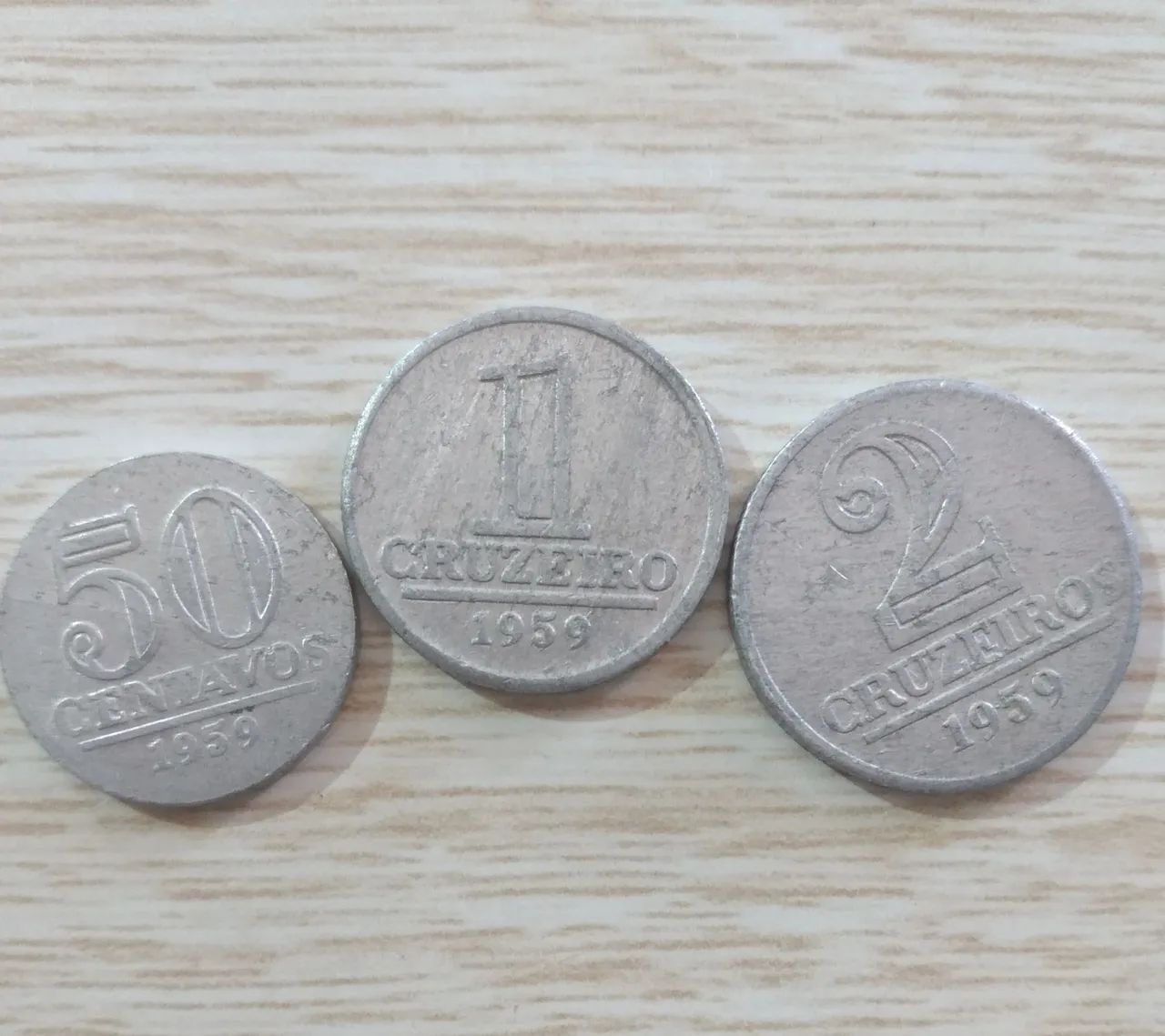 Moedas antigas brasileiras de Aluminio- 1, 2 Ceuzeiros e 50 centavos de 1959