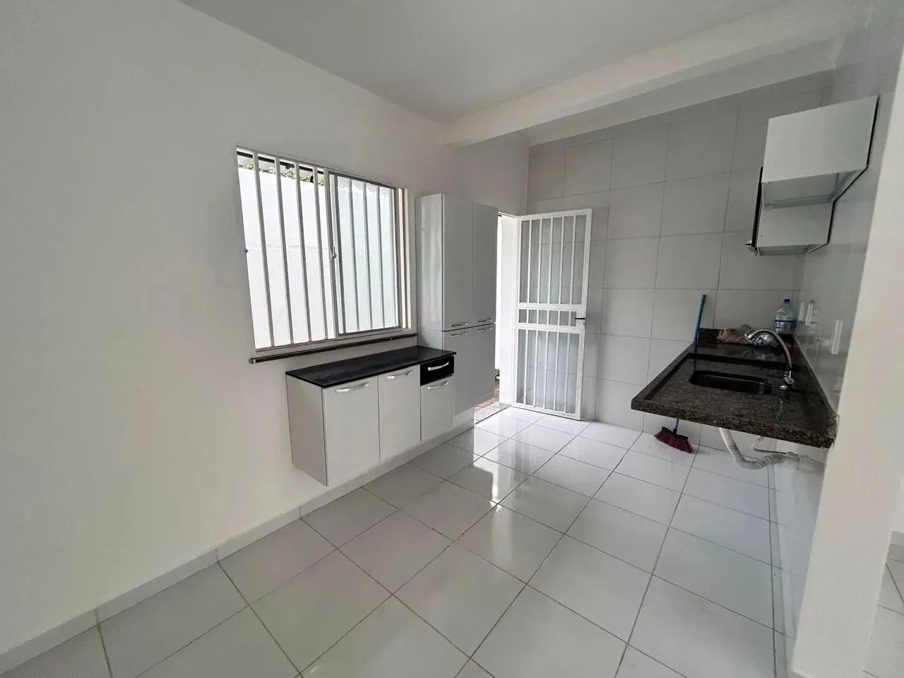 Sobrado Lindo em Residencial fechado na  Colônia Santo Antônio - Manaus - AM - Foto 4