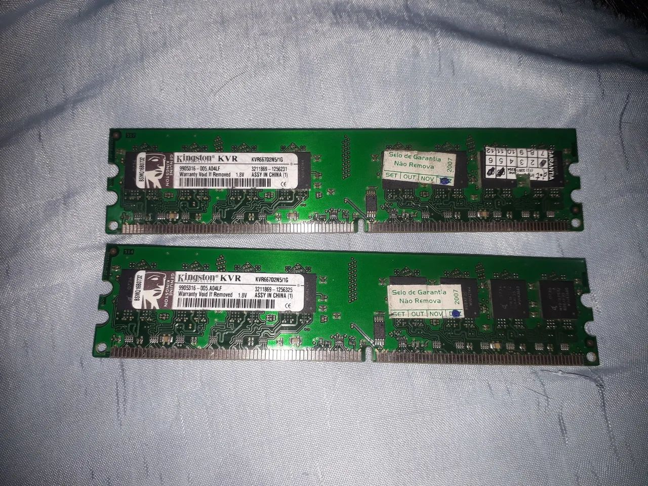 2 Kingston DDR2 1GB 667MHz RAM Memories64385503027203121